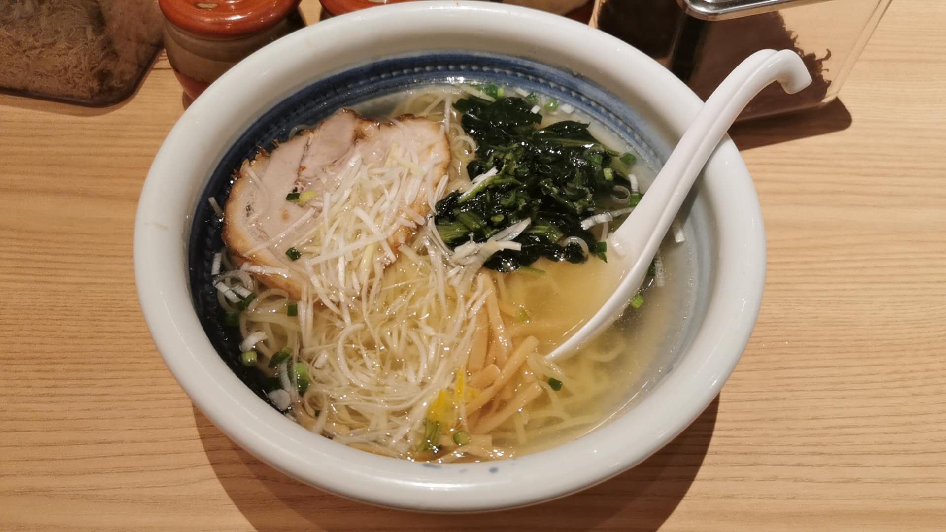 拉面哦，720日元